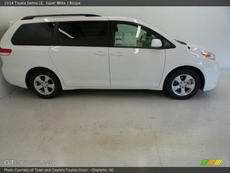 Super White / Bisque 2014 Toyota Sienna LE