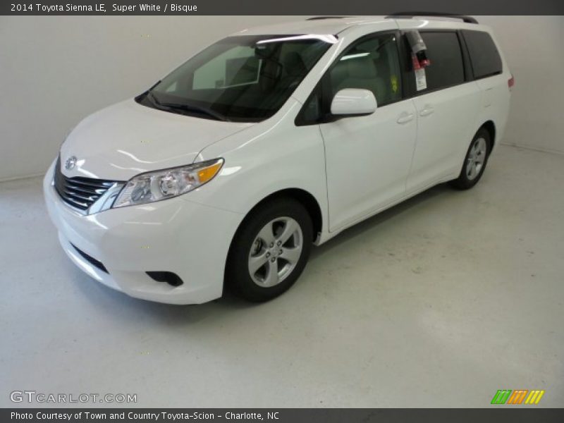 Front 3/4 View of 2014 Sienna LE