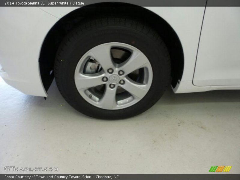 Super White / Bisque 2014 Toyota Sienna LE
