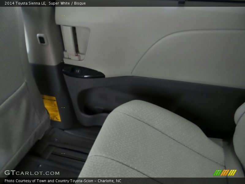 Super White / Bisque 2014 Toyota Sienna LE