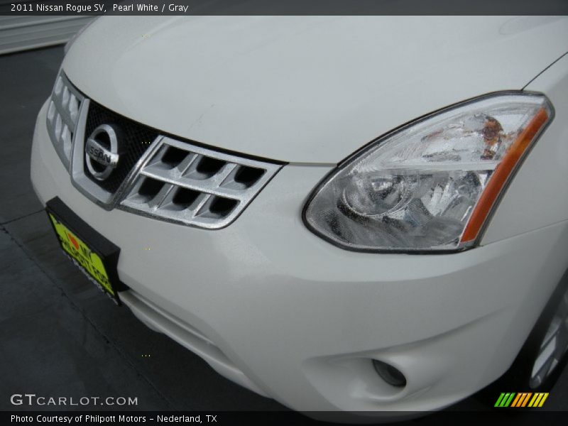 Pearl White / Gray 2011 Nissan Rogue SV