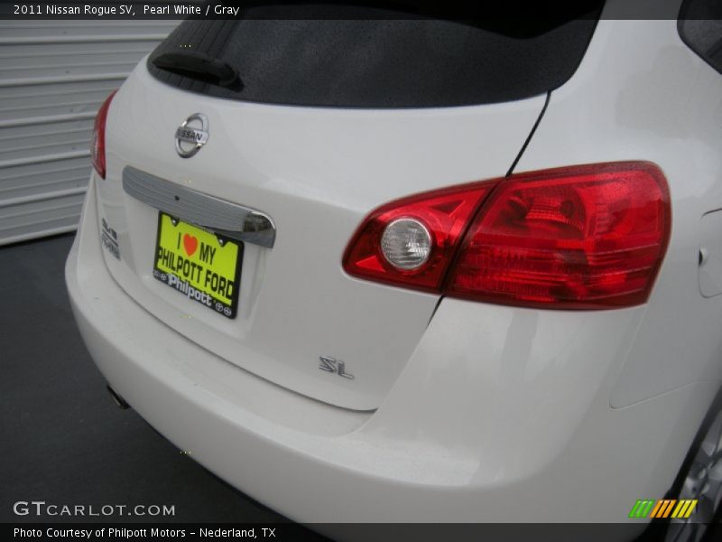 Pearl White / Gray 2011 Nissan Rogue SV