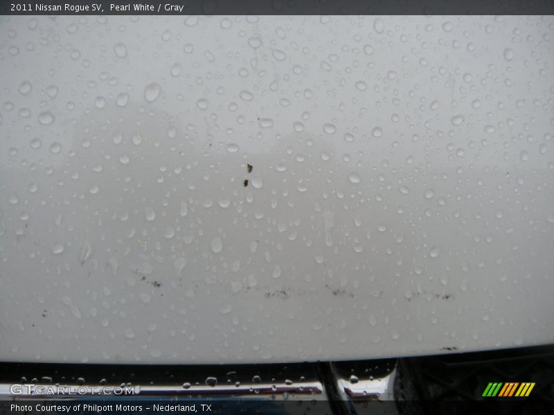 Pearl White / Gray 2011 Nissan Rogue SV