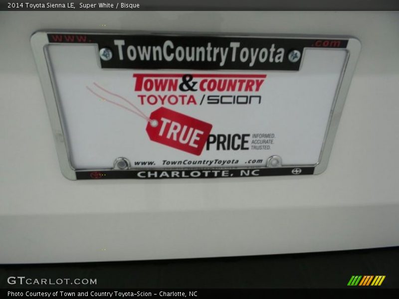 Super White / Bisque 2014 Toyota Sienna LE