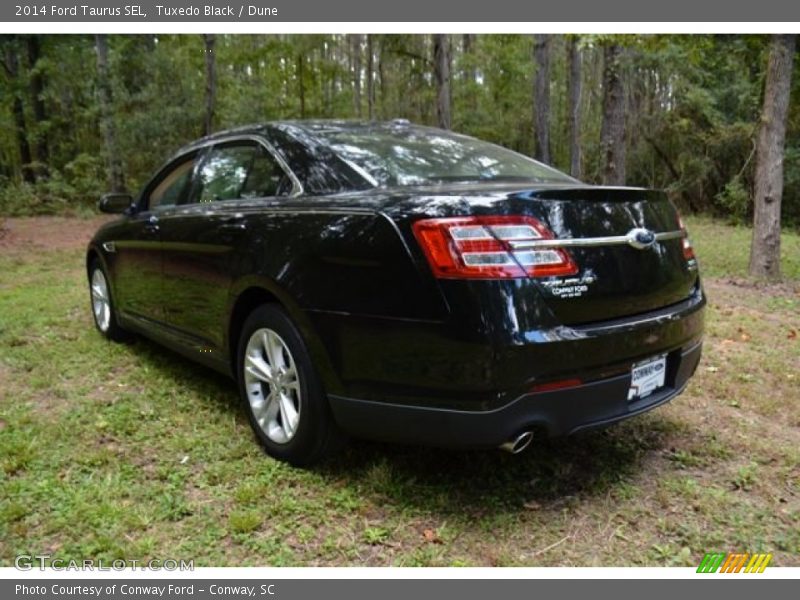 Tuxedo Black / Dune 2014 Ford Taurus SEL