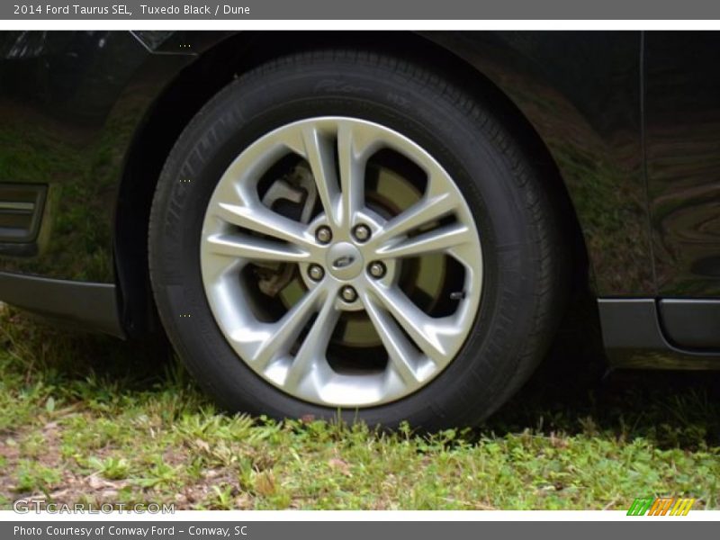 Tuxedo Black / Dune 2014 Ford Taurus SEL