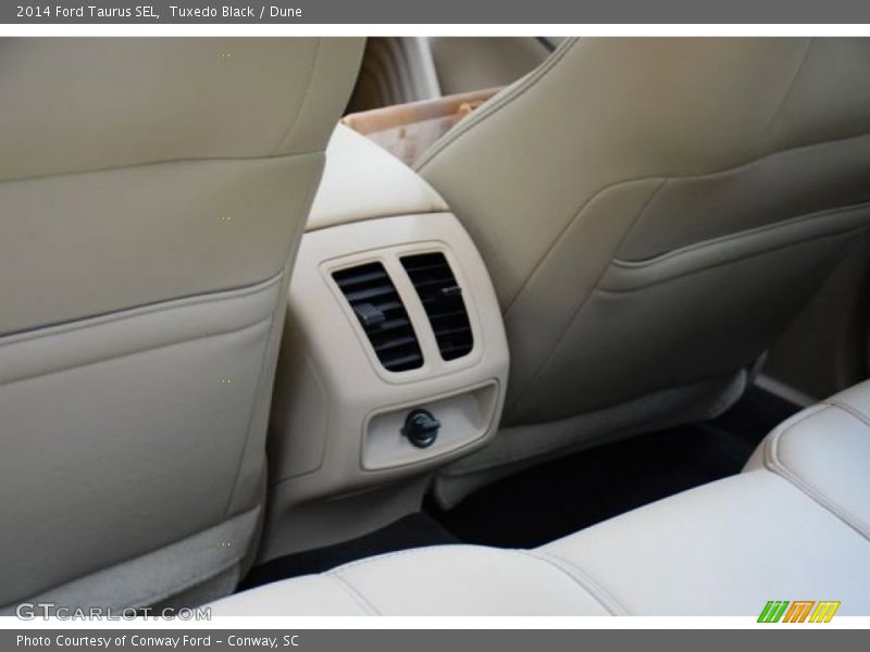 Tuxedo Black / Dune 2014 Ford Taurus SEL