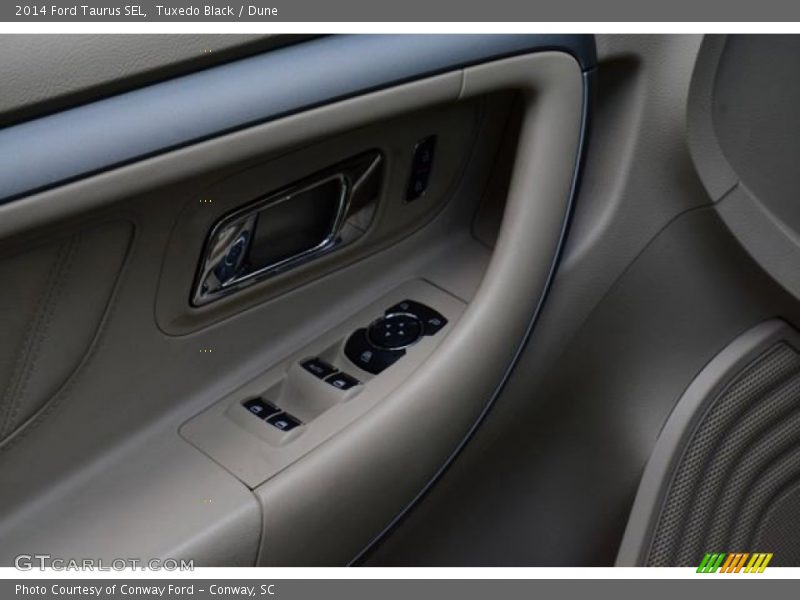 Tuxedo Black / Dune 2014 Ford Taurus SEL