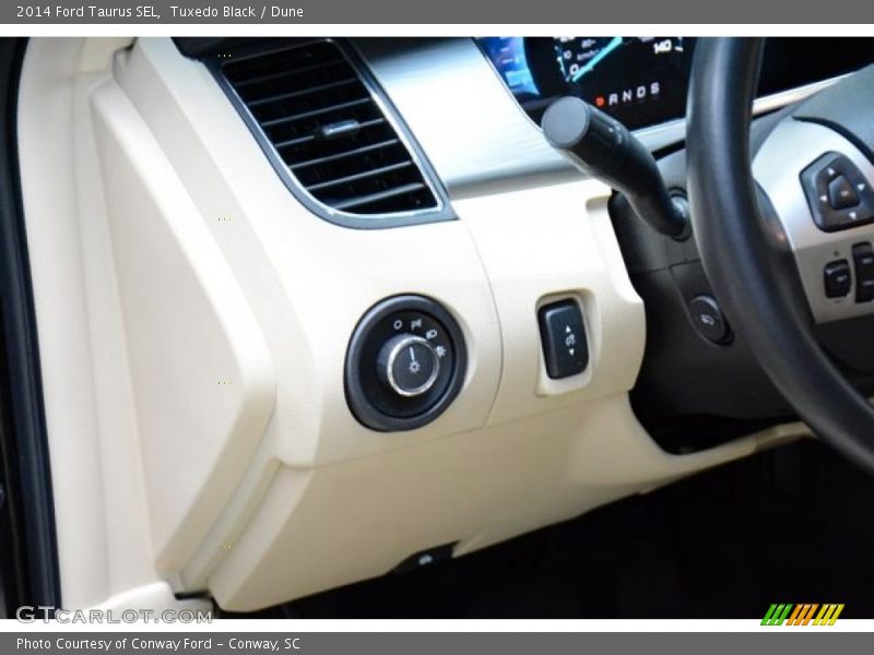 Tuxedo Black / Dune 2014 Ford Taurus SEL