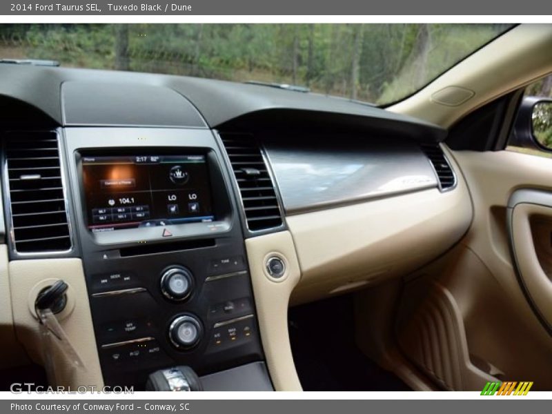 Tuxedo Black / Dune 2014 Ford Taurus SEL