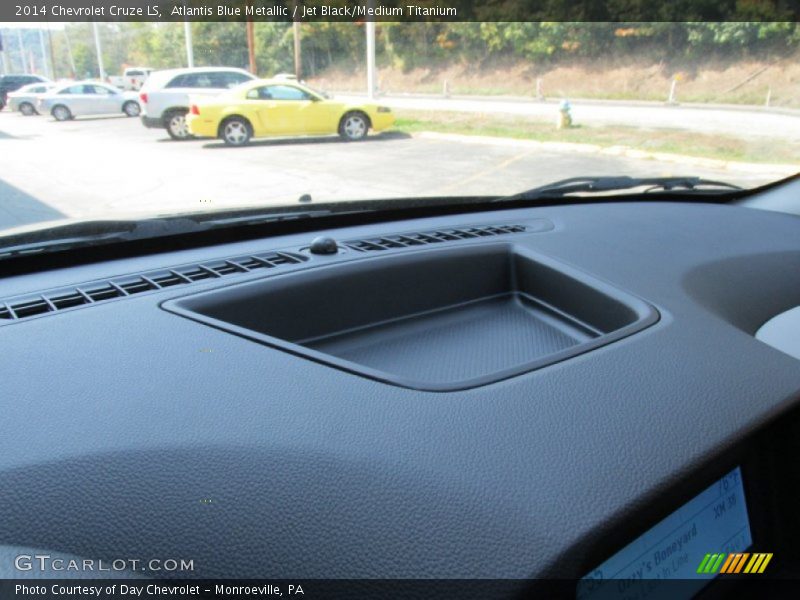 Atlantis Blue Metallic / Jet Black/Medium Titanium 2014 Chevrolet Cruze LS