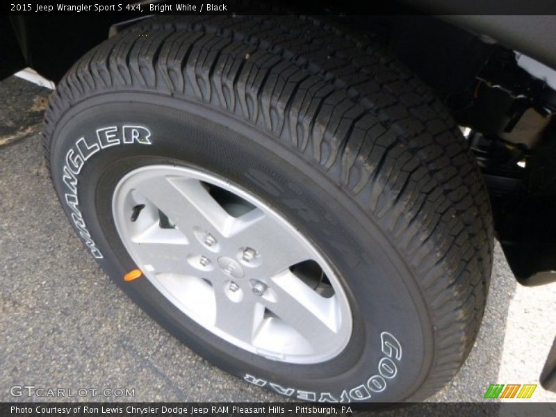 Bright White / Black 2015 Jeep Wrangler Sport S 4x4