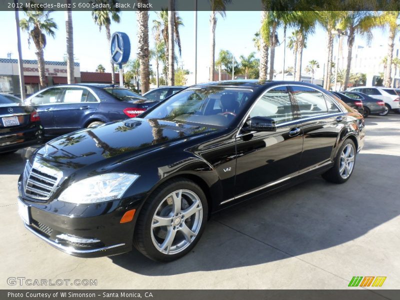 Front 3/4 View of 2012 S 600 Sedan