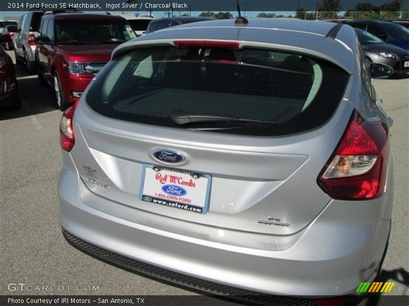 Ingot Silver / Charcoal Black 2014 Ford Focus SE Hatchback