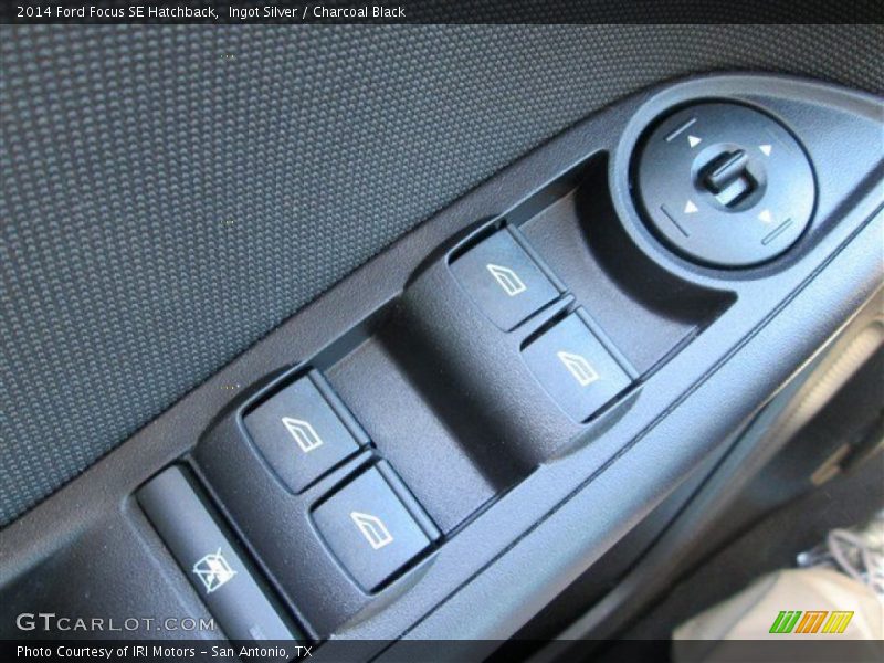 Ingot Silver / Charcoal Black 2014 Ford Focus SE Hatchback