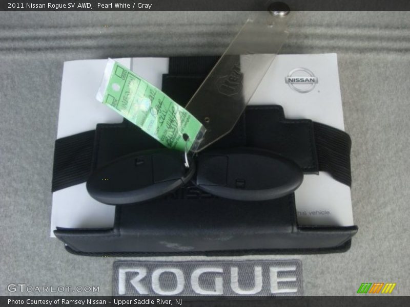 Pearl White / Gray 2011 Nissan Rogue SV AWD