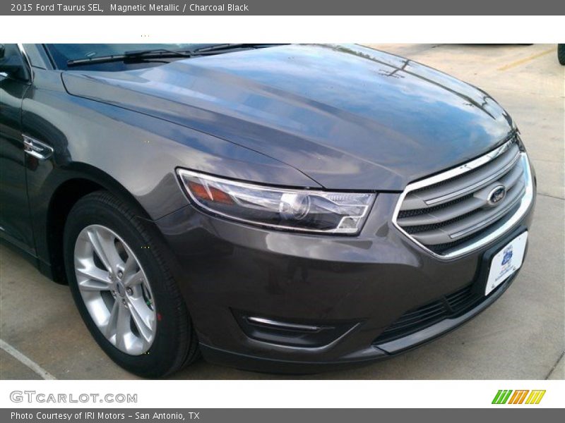 Magnetic Metallic / Charcoal Black 2015 Ford Taurus SEL