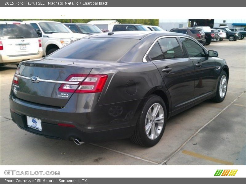 Magnetic Metallic / Charcoal Black 2015 Ford Taurus SEL
