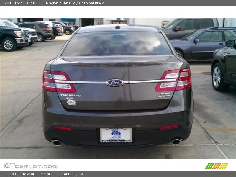 Magnetic Metallic / Charcoal Black 2015 Ford Taurus SEL
