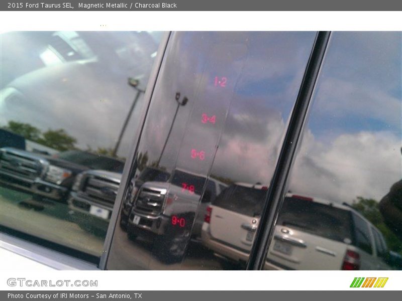 Magnetic Metallic / Charcoal Black 2015 Ford Taurus SEL