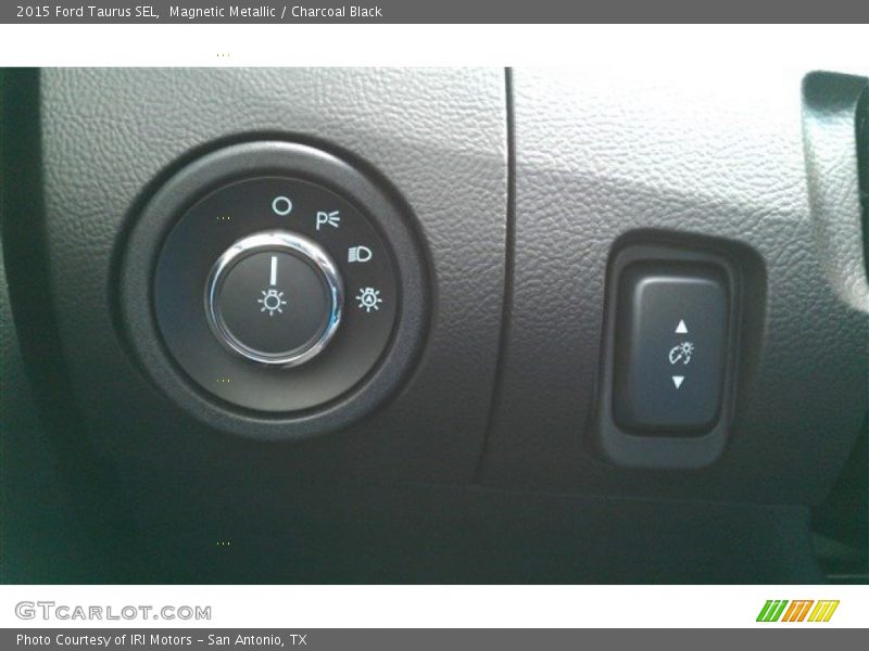 Magnetic Metallic / Charcoal Black 2015 Ford Taurus SEL