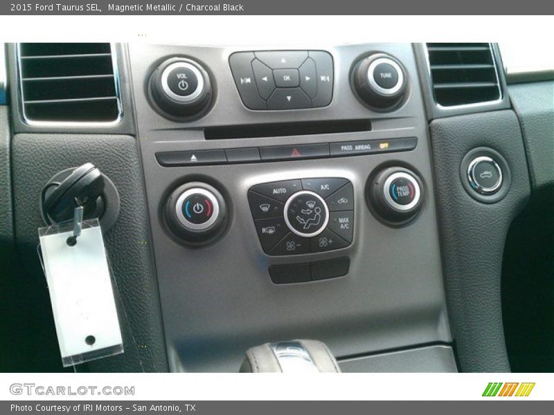 Magnetic Metallic / Charcoal Black 2015 Ford Taurus SEL