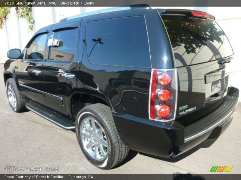 Onyx Black / Ebony 2010 GMC Yukon Denali AWD