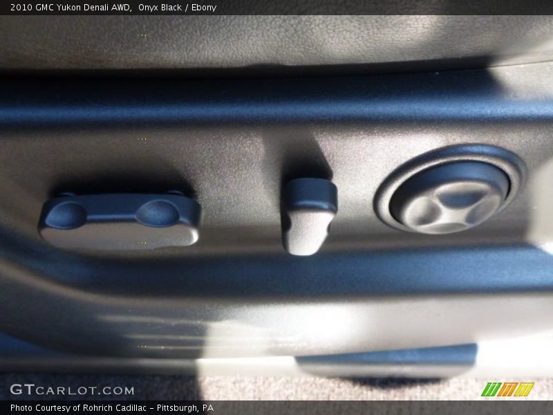 Onyx Black / Ebony 2010 GMC Yukon Denali AWD