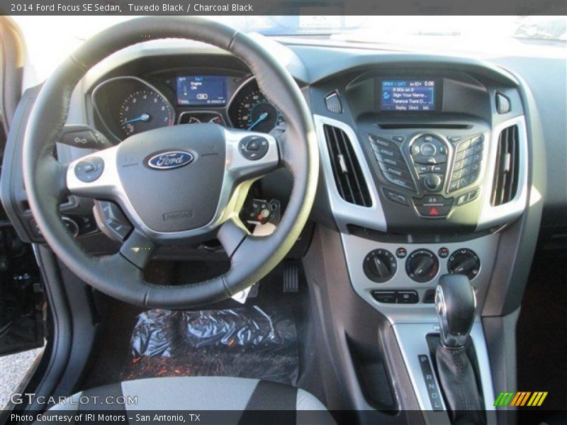 Tuxedo Black / Charcoal Black 2014 Ford Focus SE Sedan