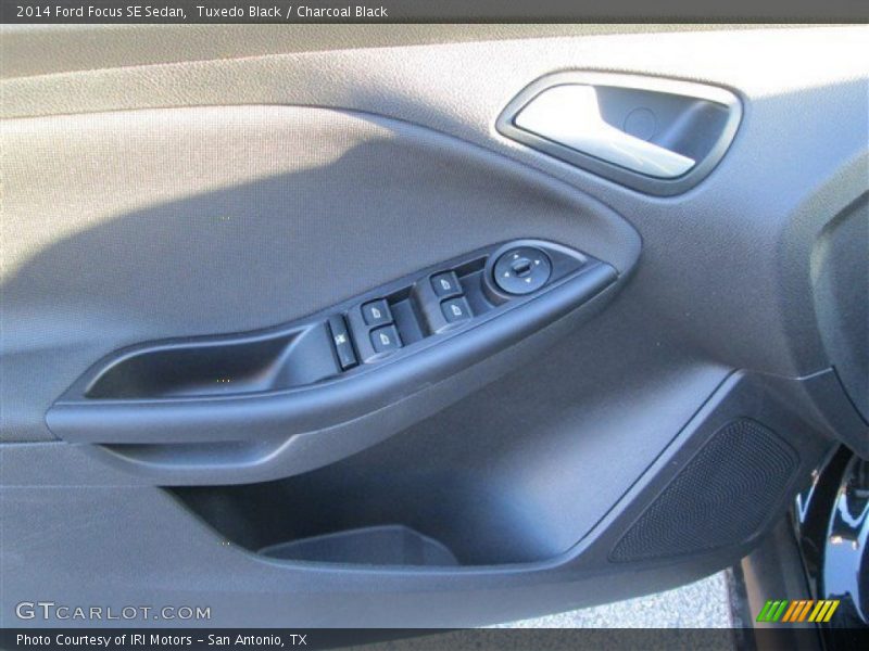 Tuxedo Black / Charcoal Black 2014 Ford Focus SE Sedan