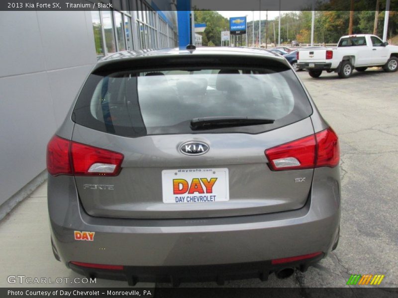 Titanium / Black 2013 Kia Forte SX