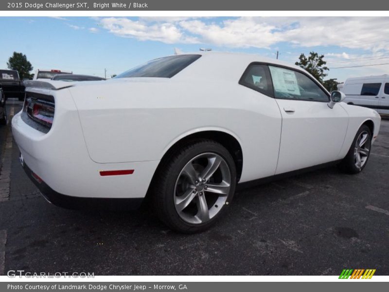 Bright White / Black 2015 Dodge Challenger SXT
