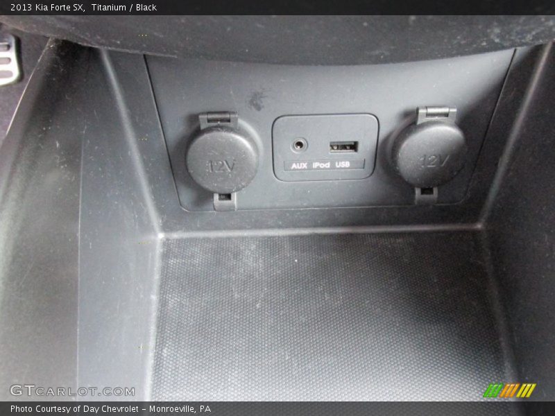 Titanium / Black 2013 Kia Forte SX