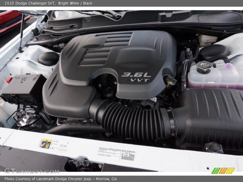 Bright White / Black 2015 Dodge Challenger SXT