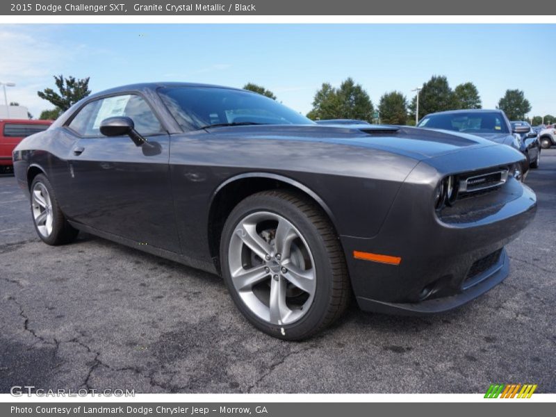 Front 3/4 View of 2015 Challenger SXT