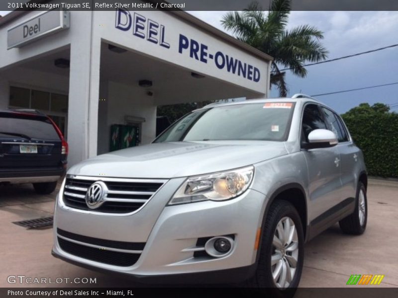 Reflex Silver Metallic / Charcoal 2011 Volkswagen Tiguan SE