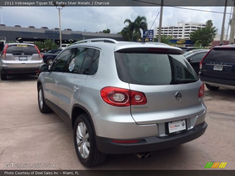 Reflex Silver Metallic / Charcoal 2011 Volkswagen Tiguan SE