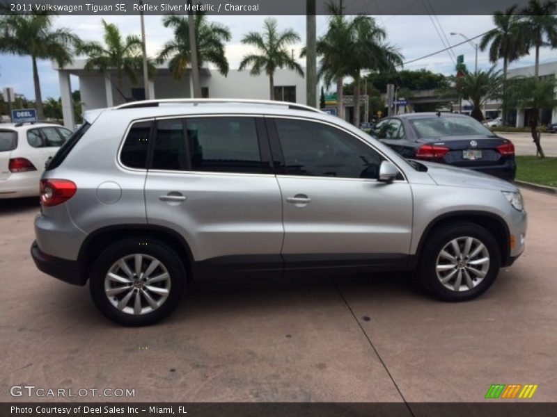 Reflex Silver Metallic / Charcoal 2011 Volkswagen Tiguan SE