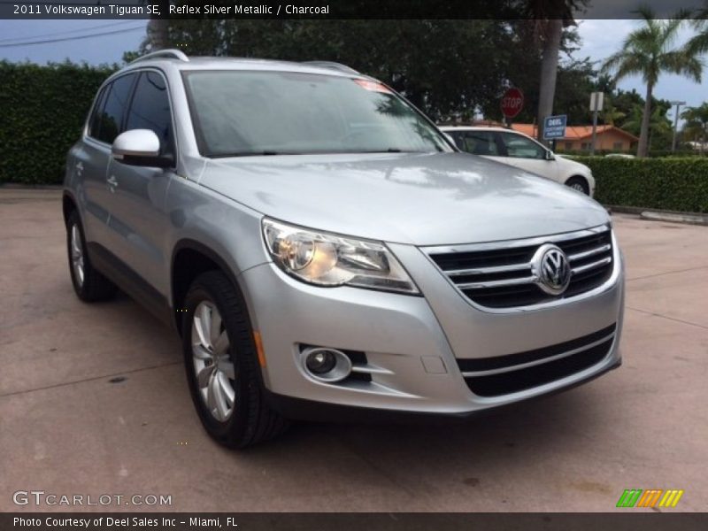 Reflex Silver Metallic / Charcoal 2011 Volkswagen Tiguan SE