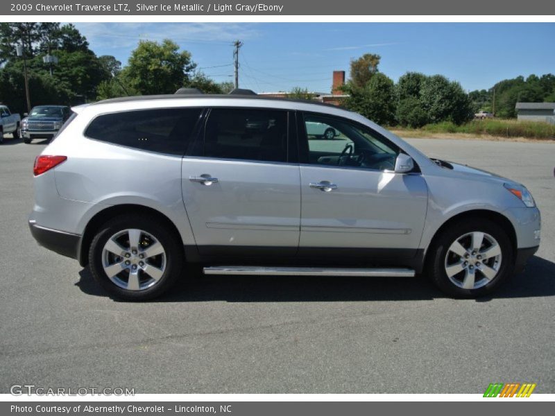 Silver Ice Metallic / Light Gray/Ebony 2009 Chevrolet Traverse LTZ