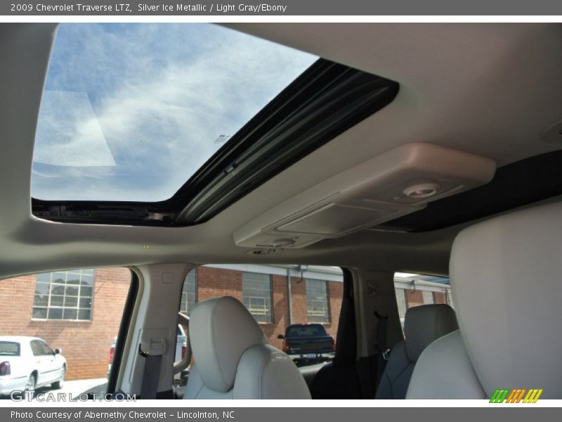 Silver Ice Metallic / Light Gray/Ebony 2009 Chevrolet Traverse LTZ