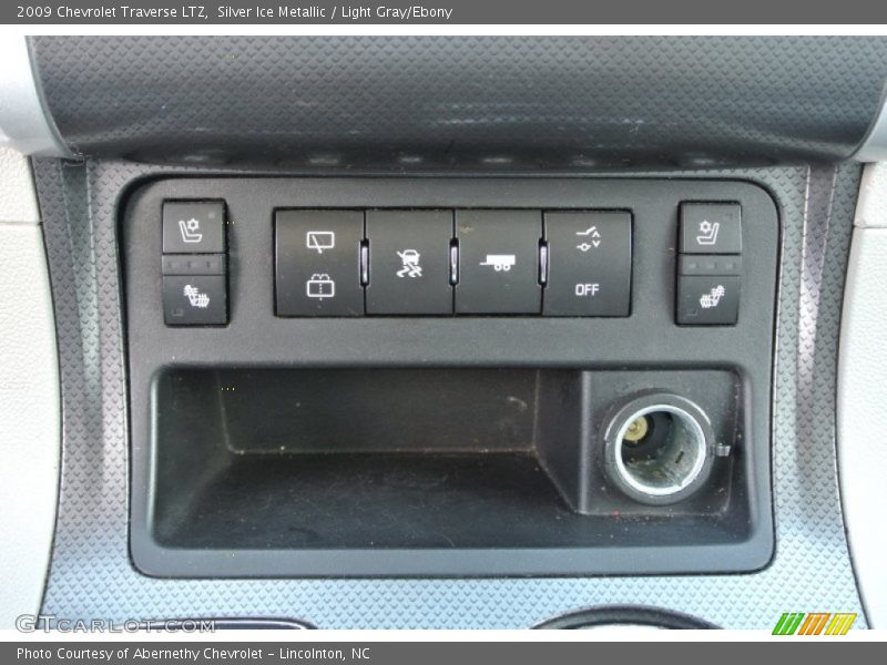 Silver Ice Metallic / Light Gray/Ebony 2009 Chevrolet Traverse LTZ