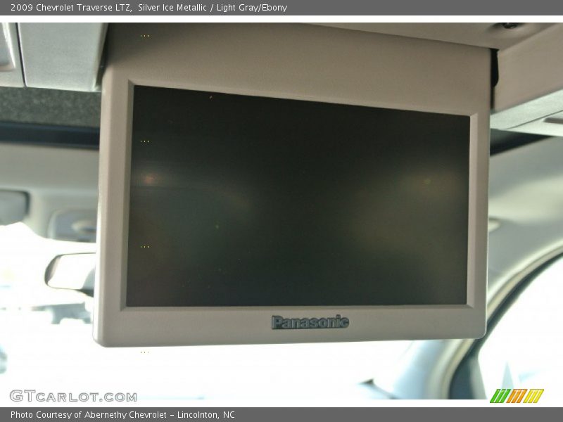 Silver Ice Metallic / Light Gray/Ebony 2009 Chevrolet Traverse LTZ