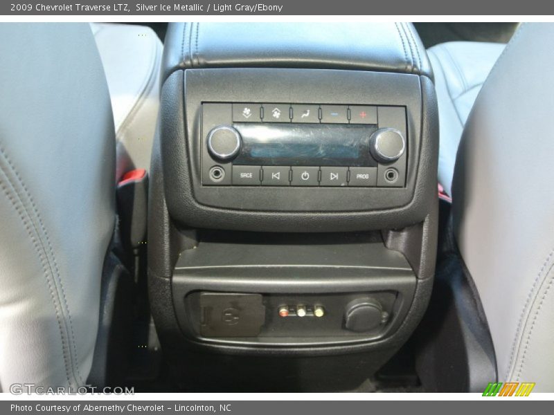 Silver Ice Metallic / Light Gray/Ebony 2009 Chevrolet Traverse LTZ