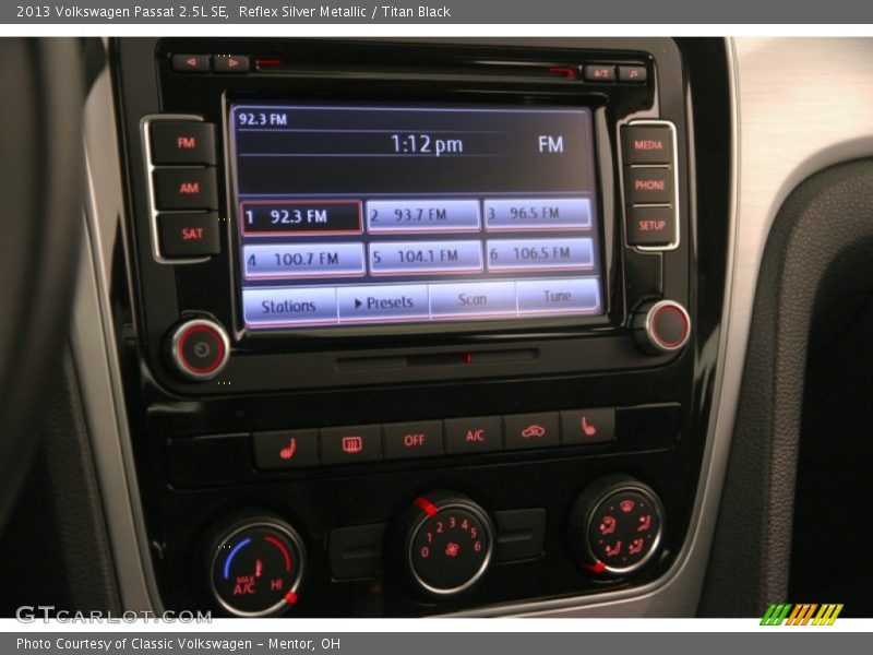Reflex Silver Metallic / Titan Black 2013 Volkswagen Passat 2.5L SE