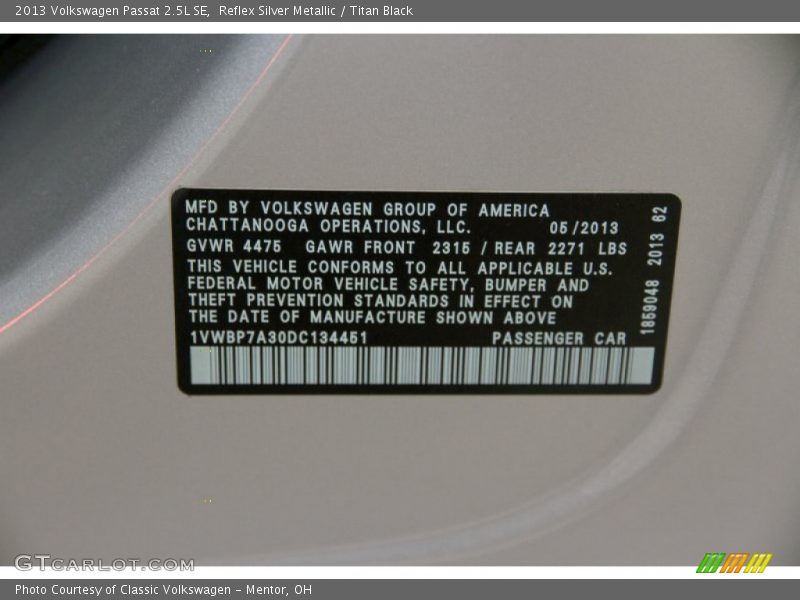 Reflex Silver Metallic / Titan Black 2013 Volkswagen Passat 2.5L SE