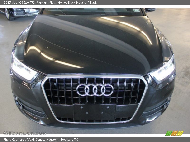 Mythos Black Metallic / Black 2015 Audi Q3 2.0 TFSI Premium Plus