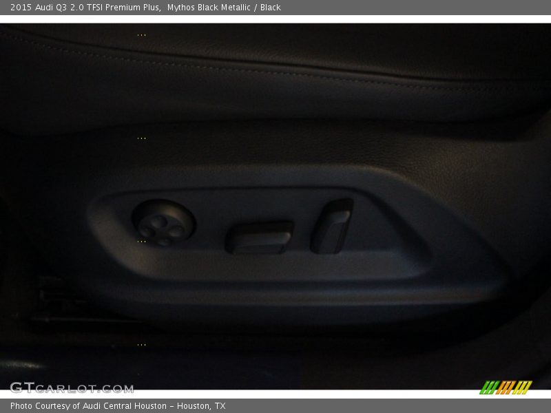 Mythos Black Metallic / Black 2015 Audi Q3 2.0 TFSI Premium Plus
