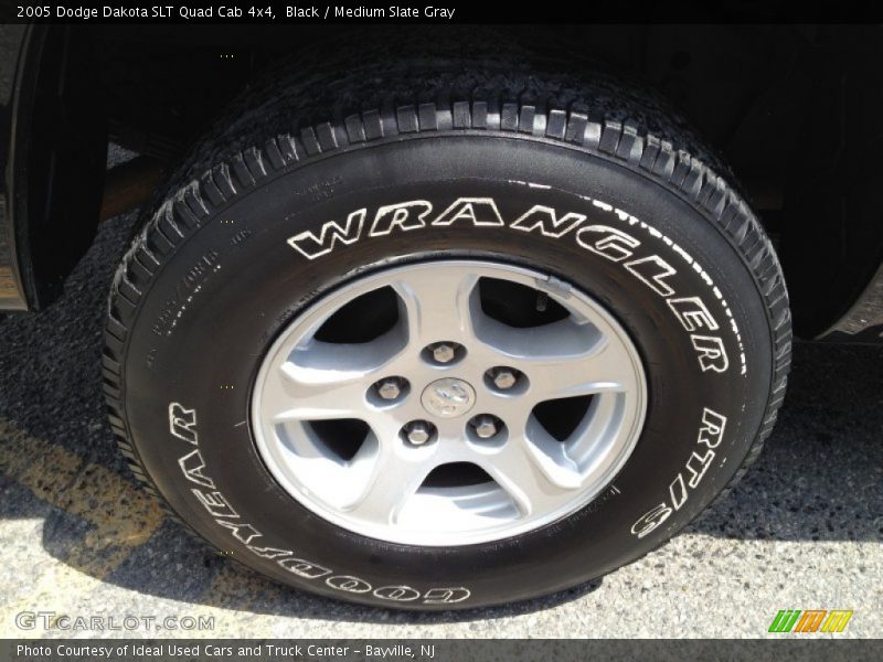 Black / Medium Slate Gray 2005 Dodge Dakota SLT Quad Cab 4x4