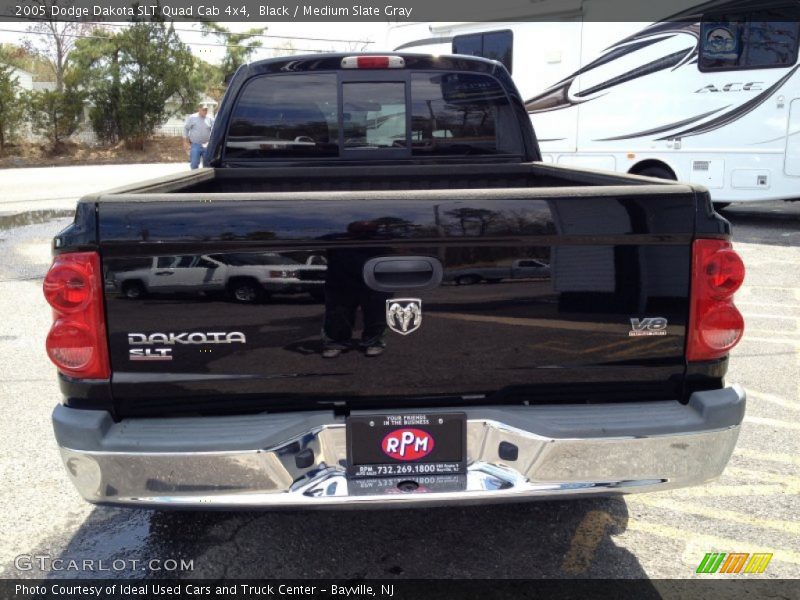 Black / Medium Slate Gray 2005 Dodge Dakota SLT Quad Cab 4x4